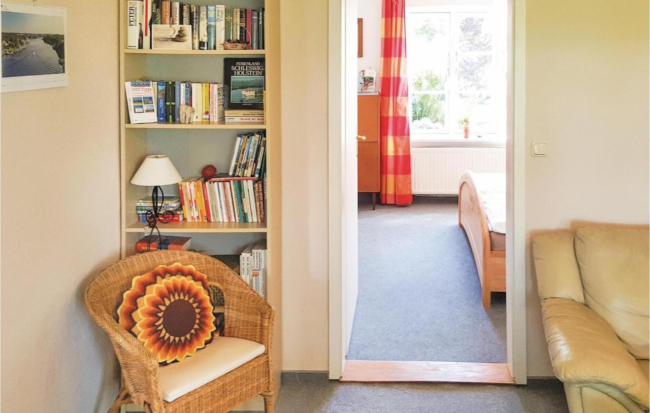 1 Bedroom Nice Apartment In Flueggendorf Klausdorf  ภายนอก รูปภาพ
